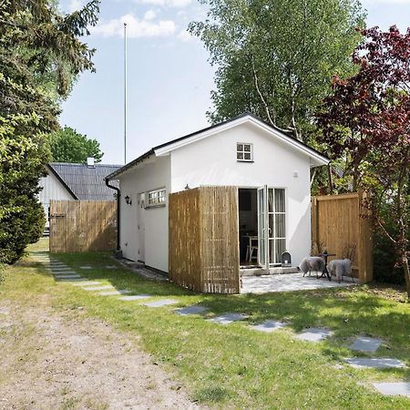 Cute Little Cottage In Hoellviken 外观 照片