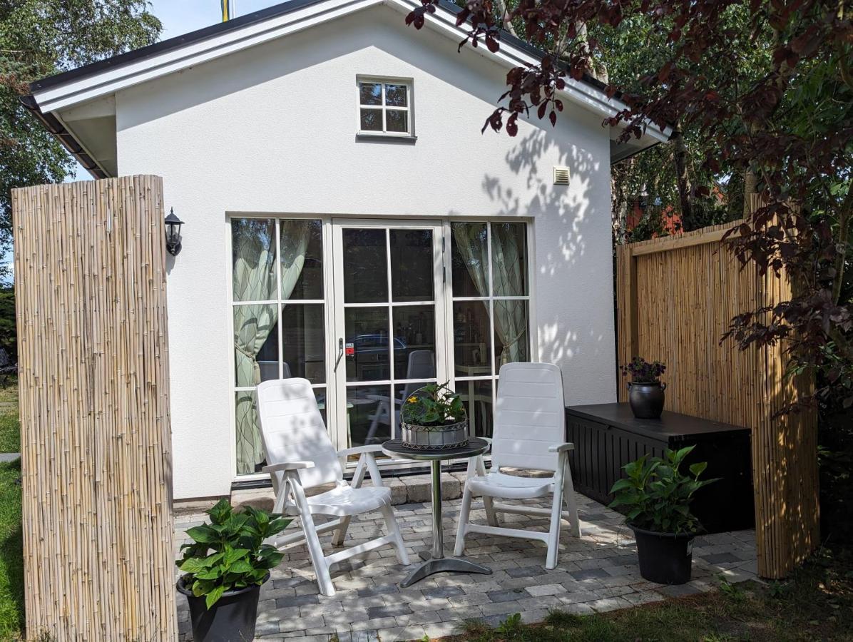 Cute Little Cottage In Hoellviken 外观 照片